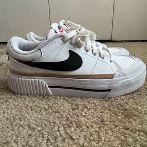 Nike Women's Court Legacy